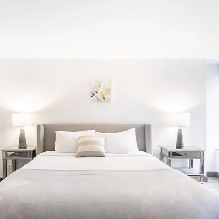 Envitae 3br Luxury Corner Loft With Navy Pier Views Apartment
