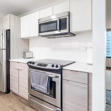 Envitae 3br Luxury Corner Loft With Navy Pier Views *