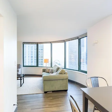 Envitae 3br Luxury Corner Loft With Navy Pier Views Apartment