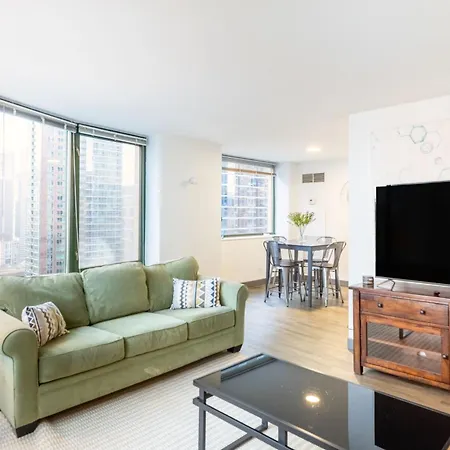 Envitae 3br Luxury Corner Loft With Navy Pier Views * Chicago