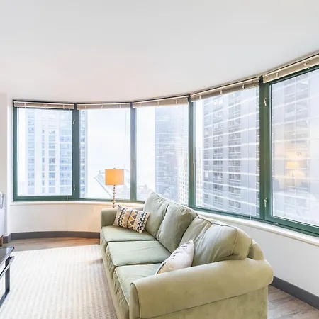 Envitae 3br Luxury Corner Loft With Navy Pier Views Apartment Chicago