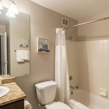 Captivating With Pier Views, Pool And Gym *