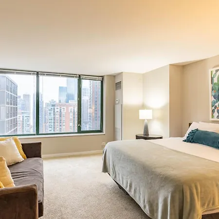 Captivating With Pier Views, Pool And Gym Chicago