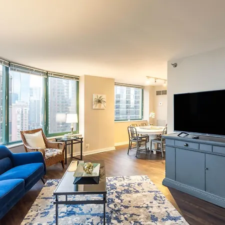 Apartment Captivating With Pier Views, Pool And Gym