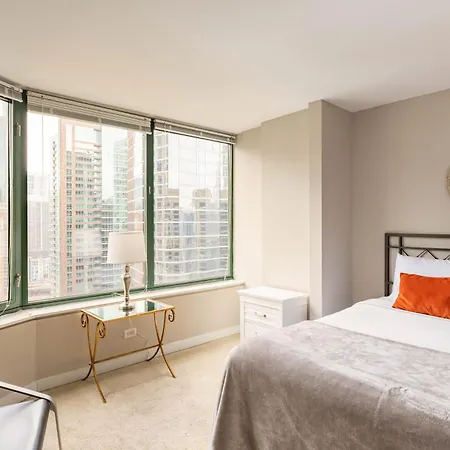 Apartment Captivating With Pier Views, Pool And Gym *