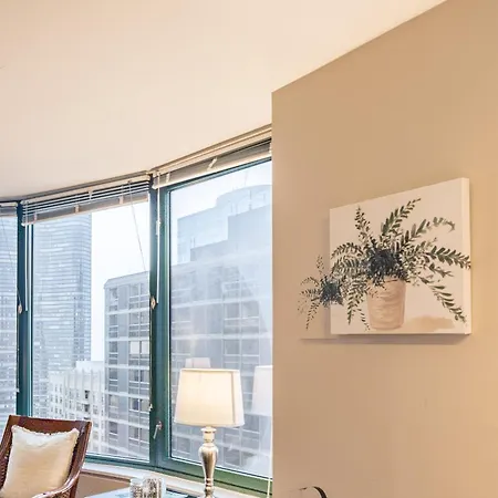 Apartment Captivating With Pier Views, Pool And Gym *