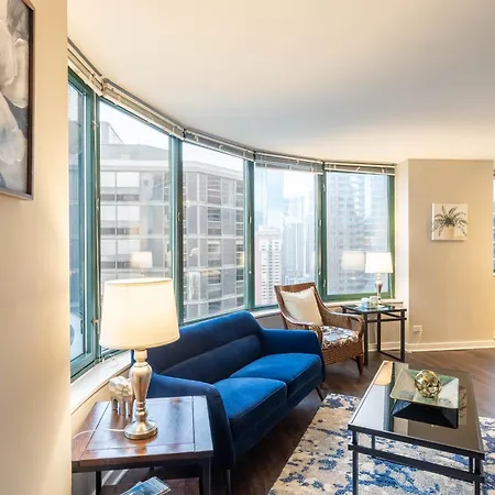 Apartment Captivating With Pier Views, Pool And Gym Chicago