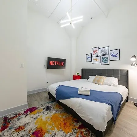 Spacious 5br Luxury Perfect For Groups With Gym Access And Optional Parking Near Mccormick Place, Grant Park And Soldier Field Chicago