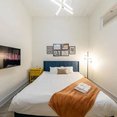 Spacious 5br Luxury Perfect For Groups With Gym Access And Optional Parking Near Mccormick Place, Grant Park And Soldier Field Chicago