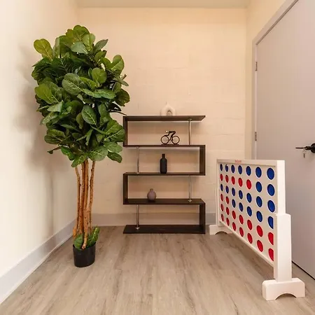 Apartment Spacious 5br Luxury Perfect For Groups With Gym Access And Optional Parking Near Mccormick Place, Grant Park And Soldier Field
