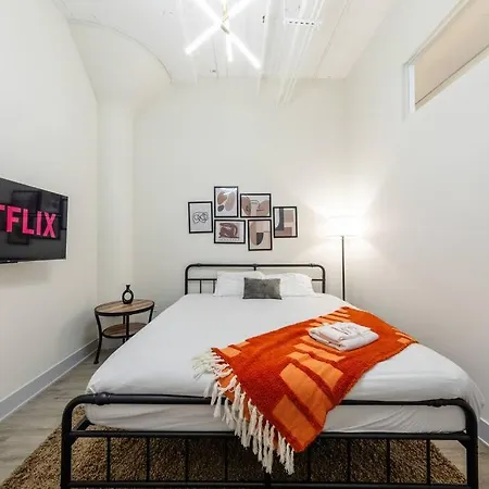 Spacious 5br Luxury Perfect For Groups With Gym Access And Optional Parking Near Mccormick Place, Grant Park And Soldier Field Apartment Chicago