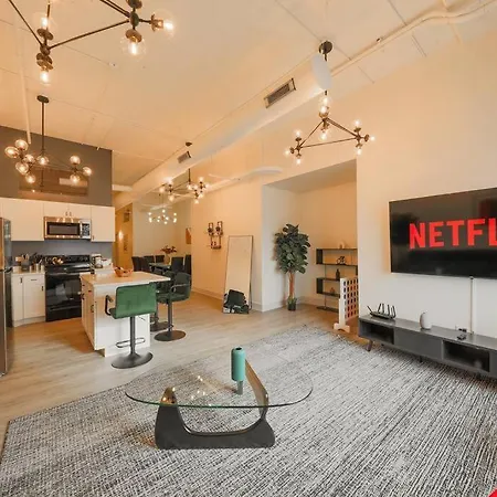 Spacious 5br Luxury Perfect For Groups With Gym Access And Optional Parking Near Mccormick Place, Grant Park And Soldier Field Apartment Chicago