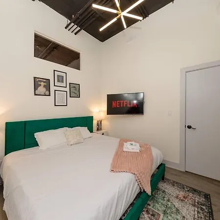 Mccormick 3br/2ba Luxury For Up To 8 Guests With Optional Parking And Gym Access Chicago