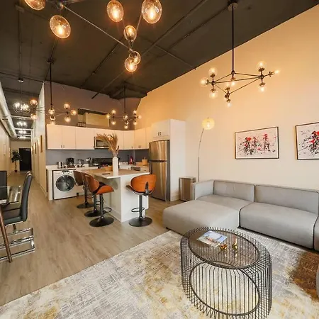 Mccormick 3br/2ba Luxury For Up To 8 Guests With Optional Parking And Gym Access Chicago