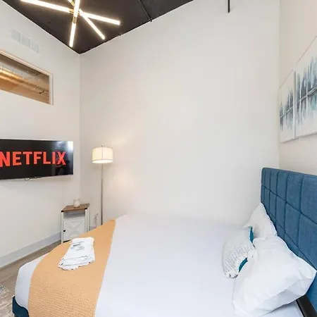Apartment Spacious 5br Luxury Perfect For Group Sleeps 12 Near Mccormick Place, Grant Park And Soldier Field