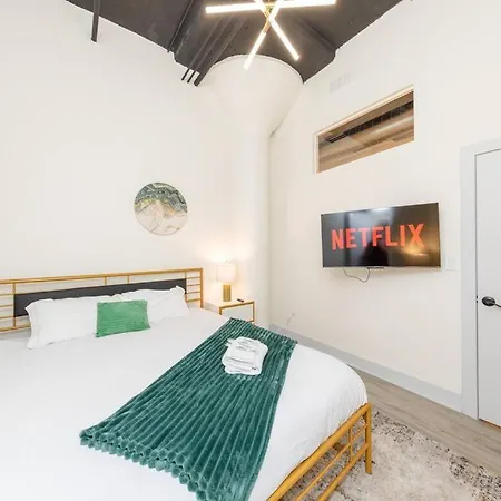 Spacious 5br Luxury Perfect For Group Sleeps 12 Near Mccormick Place, Grant Park And Soldier Field Apartment Chicago