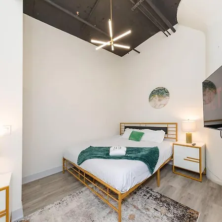 Spacious 5br Luxury Perfect For Group Sleeps 12 Near Mccormick Place, Grant Park And Soldier Field