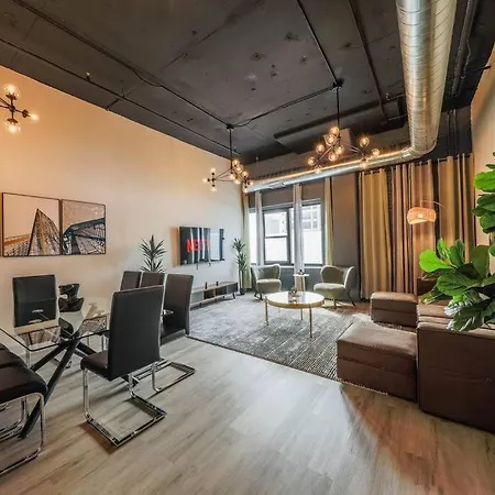 Spacious 5br Luxury Perfect For Group Sleeps 12 Near Mccormick Place, Grant Park And Soldier Field Apartment *