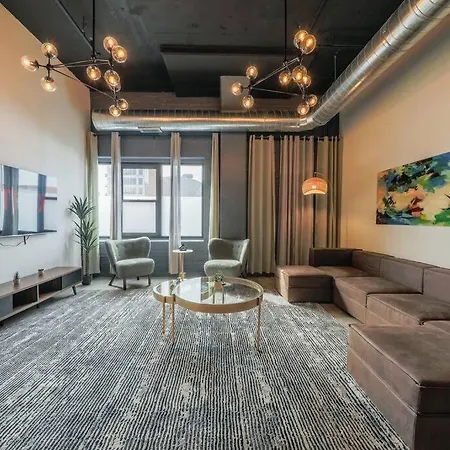 Spacious 5br Luxury Perfect For Group Sleeps 12 Near Mccormick Place, Grant Park And Soldier Field Apartment