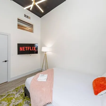 Spacious 5br Luxury Perfect For Group Sleeps 12 Near Mccormick Place, Grant Park And Soldier Field Apartment