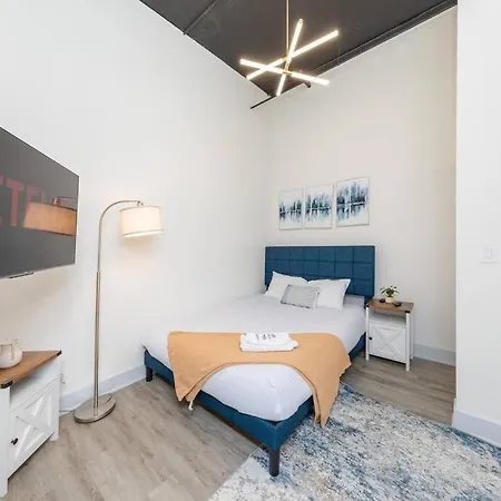 Apartment Spacious 5br Luxury Perfect For Group Sleeps 12 Near Mccormick Place, Grant Park And Soldier Field