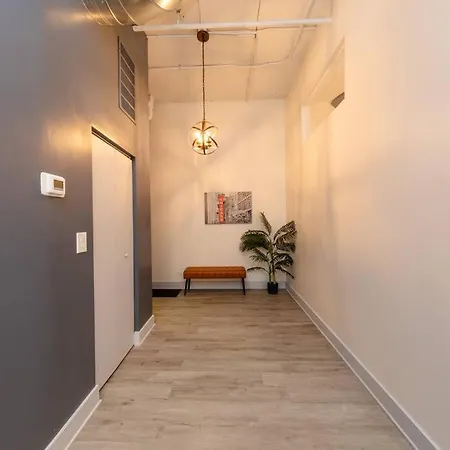 Massive Luxury 5br Loft For Groups Up To 12 Guests With Optional Parking And Gym Access Near Mccormick Place And Soldier Field Apartment *