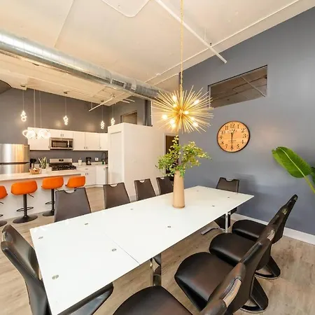 Apartment Massive Luxury 5br Loft For Groups Up To 12 Guests With Optional Parking And Gym Access Near Mccormick Place And Soldier Field