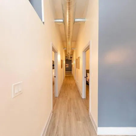 Apartment Massive Luxury 5br Loft For Groups Up To 12 Guests With Optional Parking And Gym Access Near Mccormick Place And Soldier Field *