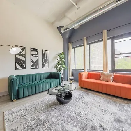 Massive Luxury 5br Loft For Groups Up To 12 Guests With Optional Parking And Gym Access Near Mccormick Place And Soldier Field Apartment *