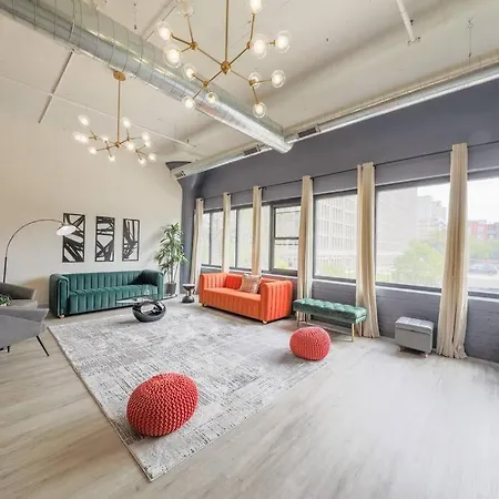 Apartment Massive Luxury 5br Loft For Groups Up To 12 Guests With Optional Parking And Gym Access Near Mccormick Place And Soldier Field *