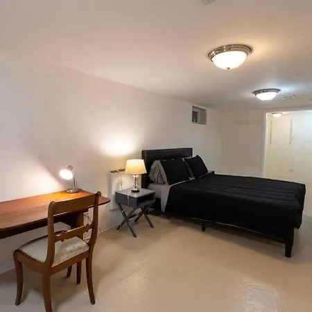 Discover Chicago, Spacious 4br Retreat W/ Parking Apartment *