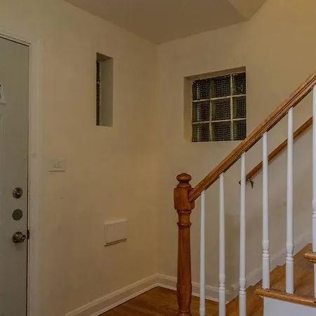 Discover Chicago, Spacious 4br Retreat W/ Parking Apartment *