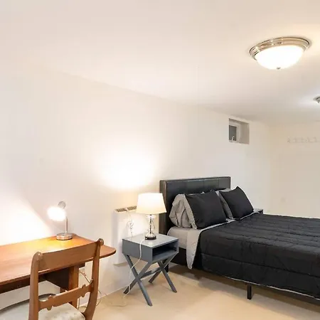 Discover Chicago, Spacious 4br Retreat W/ Parking Apartment *