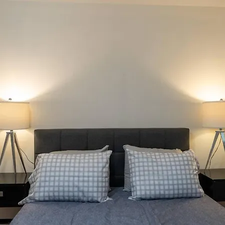 Discover Chicago, Spacious 4br Retreat W/ Parking