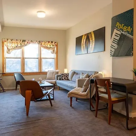 Cityscape Retreat 3br Haven With Free Parking