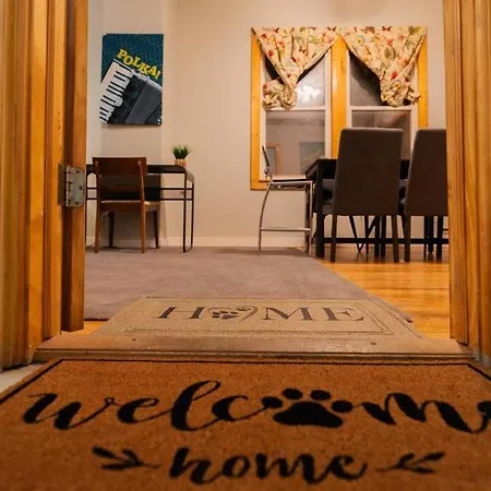 Apartment Cityscape Retreat 3br Haven With Free Parking Chicago