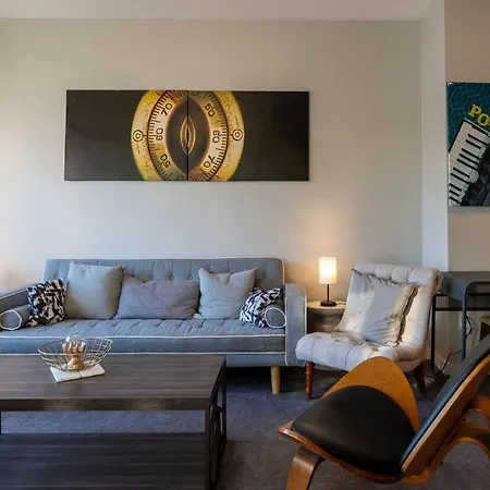 Apartment Cityscape Retreat 3br Haven With Free Parking Chicago