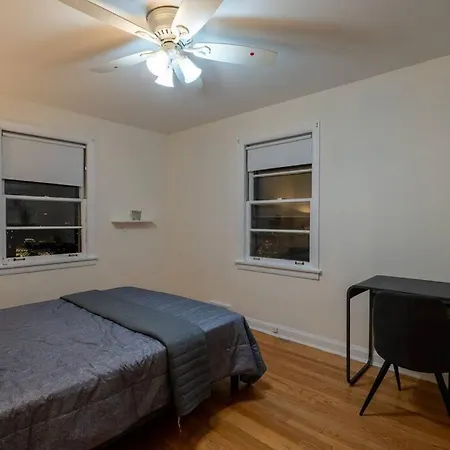 Discover Chicago, Spacious 4br Retreat W/ Parking Apartment *