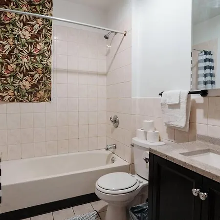 Cityscape Retreat 3br Haven With Free Parking Apartment Chicago