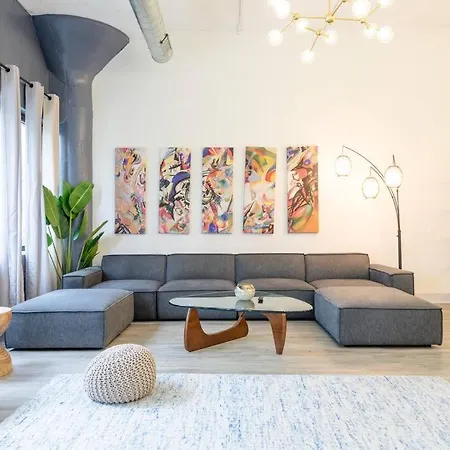 Luxurious 5br Perfect For Group Of 12 Guests With Pool Table, Optional Parking And Gym Access Near Mccormick Place And Soldier Field * Chicago