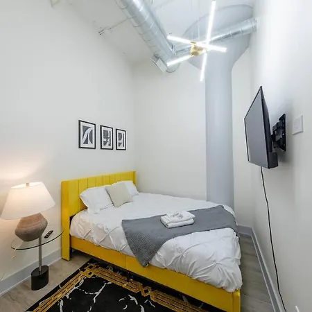 Group-friendly 5br Sleeps 12 With Billiards, Optional Parking And Gym Access Near Mccormick Place And Soldier Field Apartment *