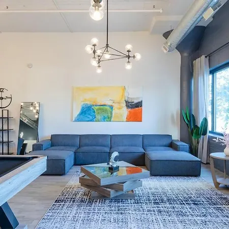 Group-friendly 5br Sleeps 12 With Billiards, Optional Parking And Gym Access Near Mccormick Place And Soldier Field Apartment