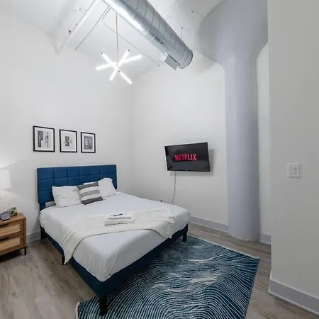 Apartment Group-friendly 5br Sleeps 12 With Billiards, Optional Parking And Gym Access Near Mccormick Place And Soldier Field