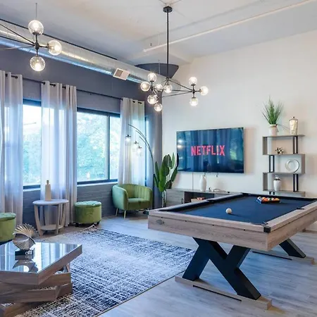 Apartment Group-friendly 5br Sleeps 12 With Billiards, Optional Parking And Gym Access Near Mccormick Place And Soldier Field