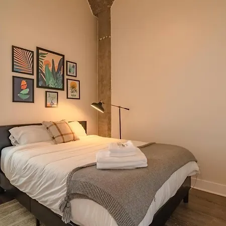 Luxury Cozy 2br With Optional Parking And Gym Access Near Mccormick Place, Lakefront And Soldier Field