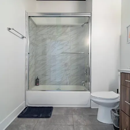 Skyline 2br In South Loop With Optional Parking & Gym Access Near Mccormick Place, Soldier Field And Lakefront Apartment Chicago