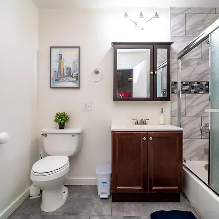 Bright South Loop 3br Escape With Pingpong Table And Optional Parking Minutes To Art Institute, Grant Park & Mccormick Place Events Chicago