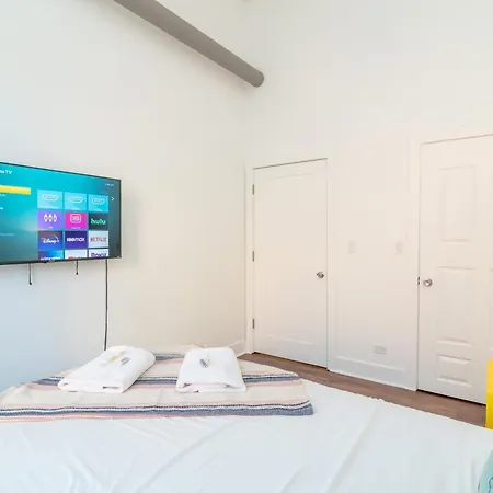 Mccormick Place 420-friendly 3br-2ba With Optional Parking - Sleeps 8 Apartment
