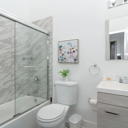 Mccormick Place 420-friendly 3br-2ba With Optional Parking - Sleeps 8 * Chicago