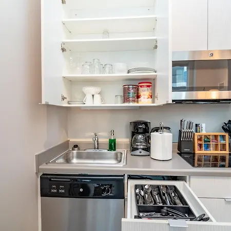 Mccormick Place Magnificent 2br With Optional Parking, Patio, Gym Access Near Grant Park, Museums, Soldier Field & Shore * Chicago